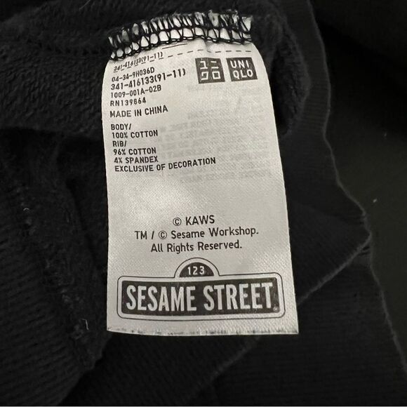 Kaws x Uniqlo Sesame Street Sweatshirt Unisex Size XS Black Embroidered Crewneck - Picture 10 of 13